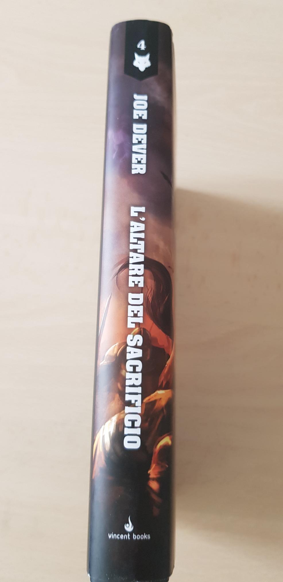 Raven Lupo Solitario L Altare del Sacrificio 4 librogame copertina rigida