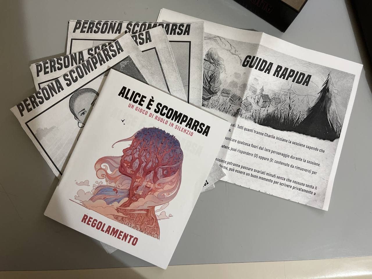 Raven Alice è Scomparsa gioco di ruolo in silenzio